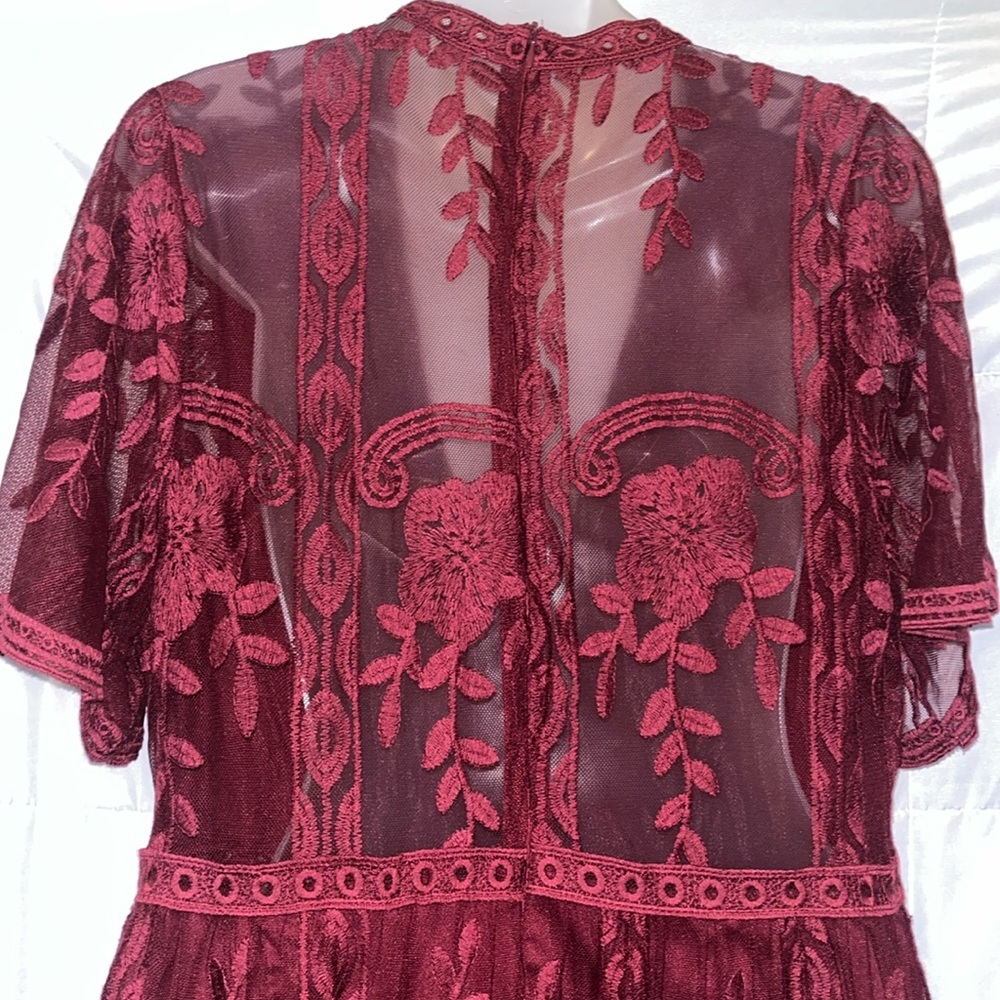 BELLA ELLA BOUTIQUE XL Light My Fire Deep V Neck Lace Wine Maxi Dress - Picture 8 of 16